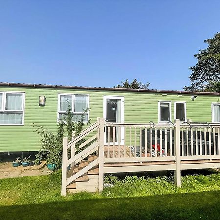 Lovely Caravan For Hire With Decking At Skipsea Sands In Yorkshire Ref 41015Wf Barmston Zewnętrze zdjęcie