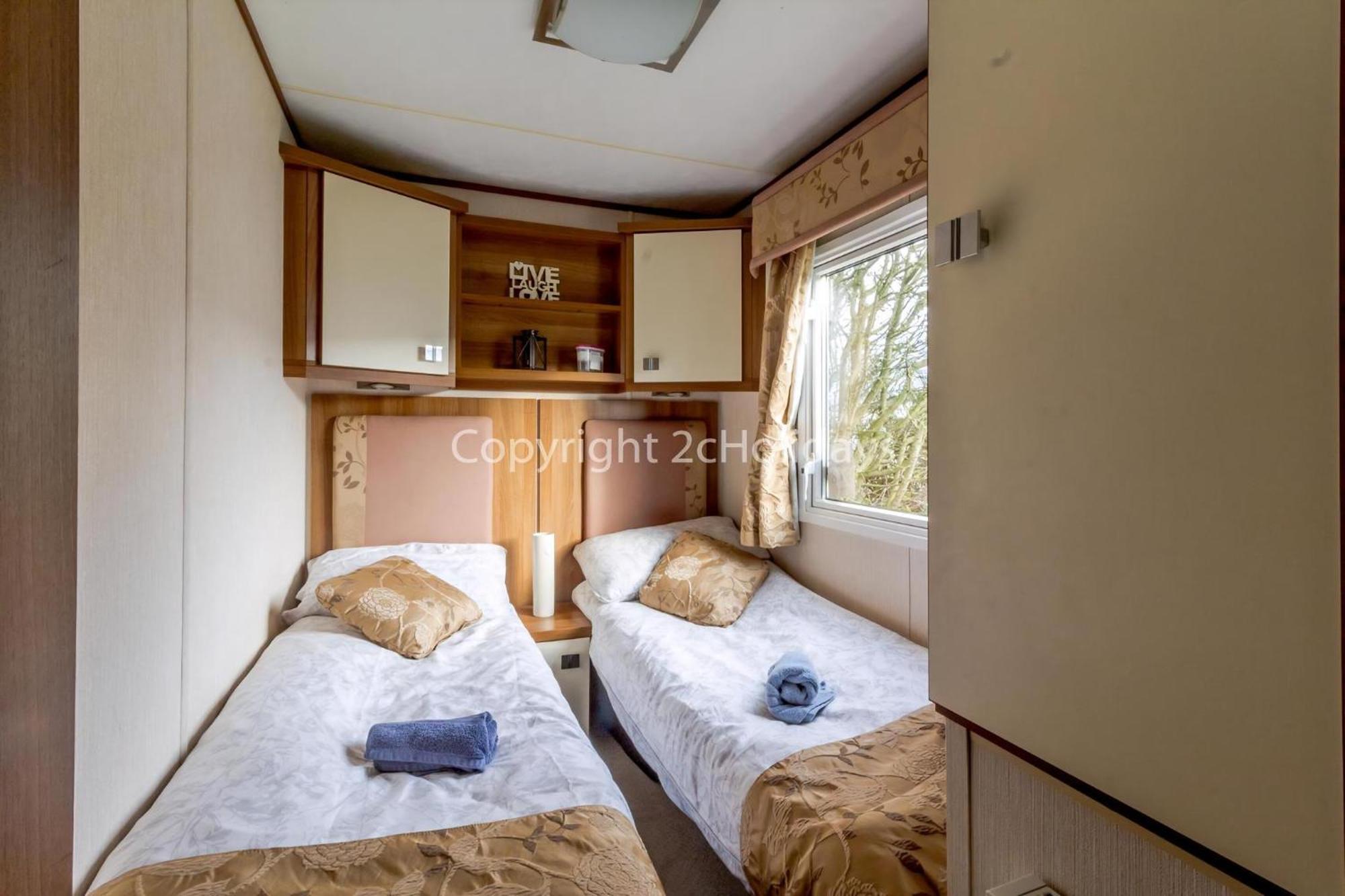 Lovely Caravan For Hire With Decking At Skipsea Sands In Yorkshire Ref 41015Wf Barmston Zewnętrze zdjęcie